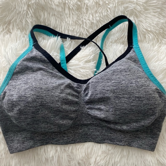 SPORTS BRA BUNDLE - Picture 2 of 3